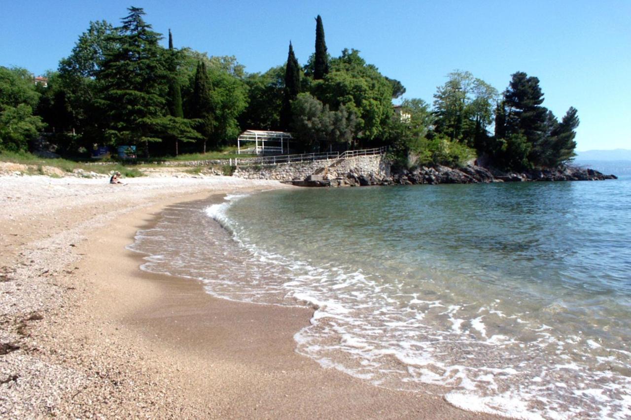 Apartments With A Parking Space Lovran, Opatija - 7705 Екстер'єр фото